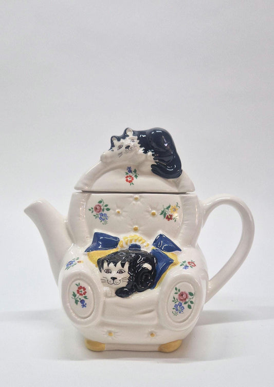 Collectible Wade Whimsical Teapot, Feline Collection. "Cat Nap"  c1980s