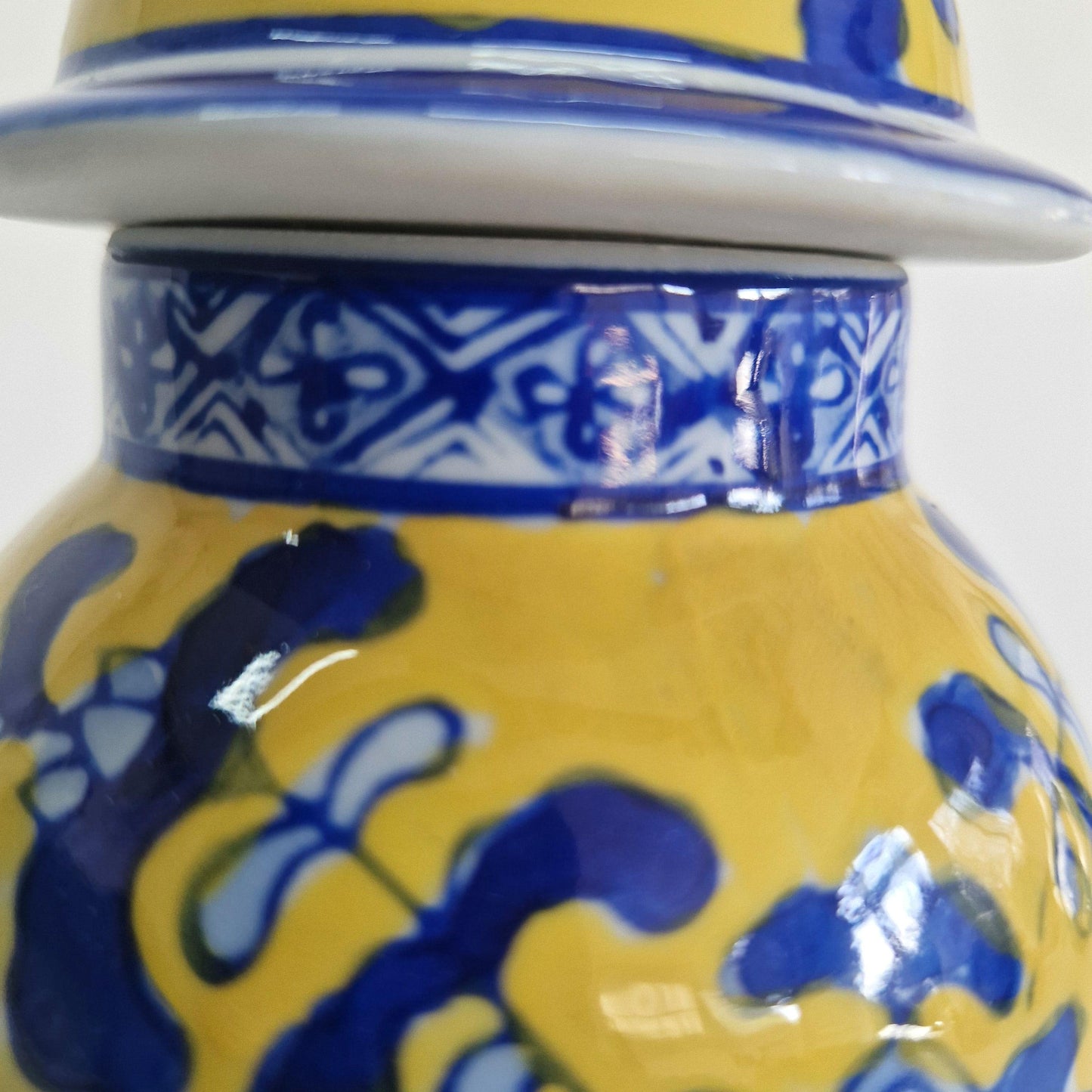 Vintage Yellow and Blue Chinoiserie Ginger Jar with Lid.  c 20th Century