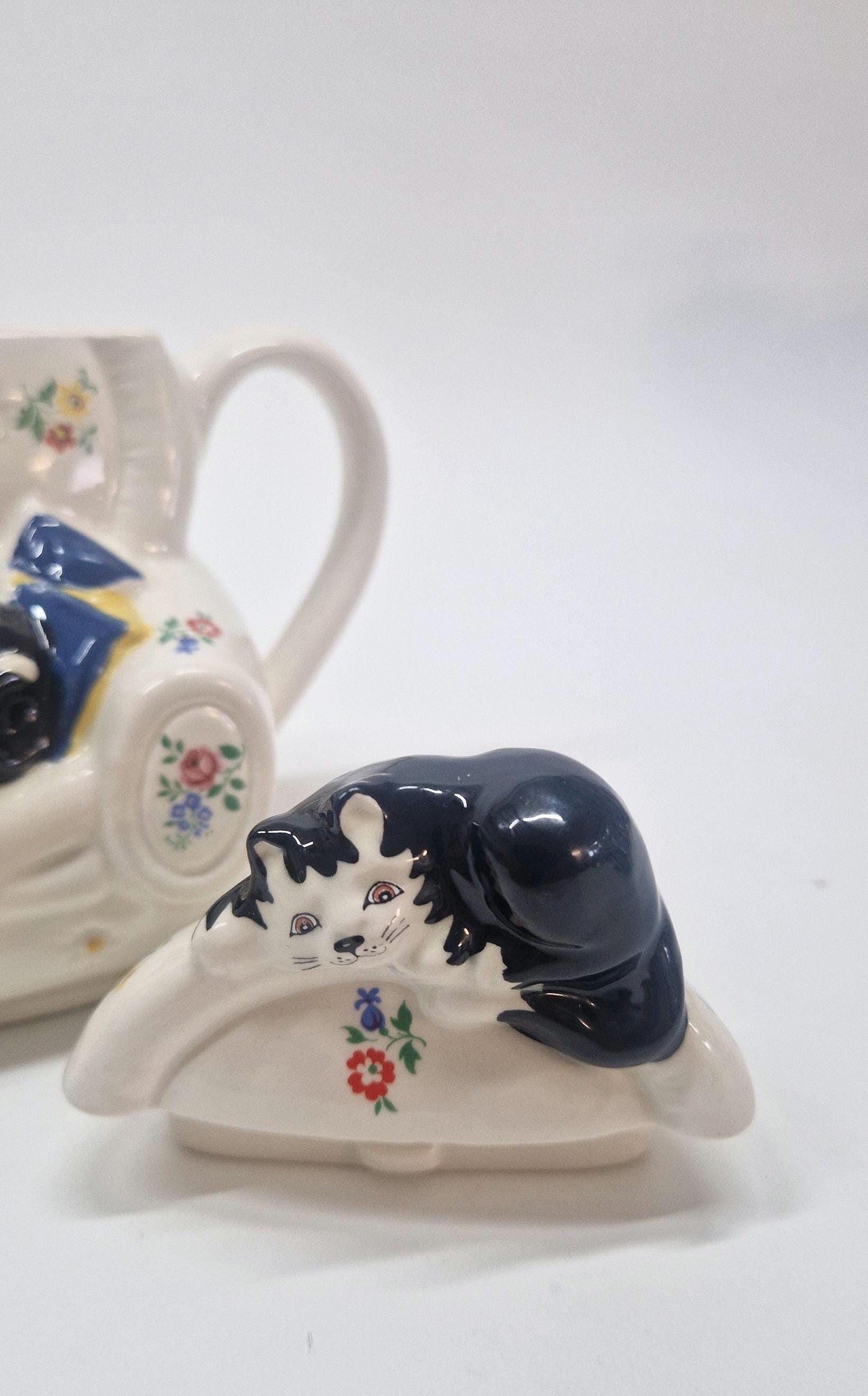 Collectible Wade Whimsical Teapot, Feline Collection. "Cat Nap"  c1980s