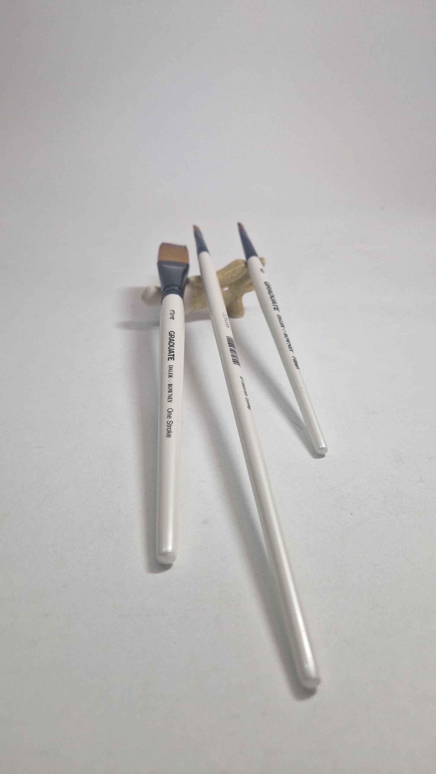 Set of 6 Chopstick Holders or Artist Paintbrush Rests, 5 in Beige, 1 in Green