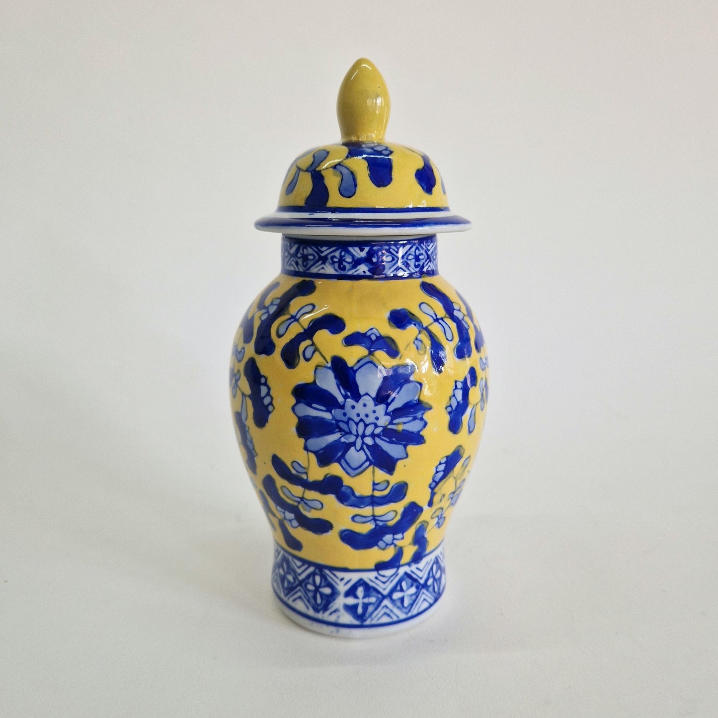 Vintage Yellow and Blue Chinoiserie Ginger Jar with Lid.  c 20th Century