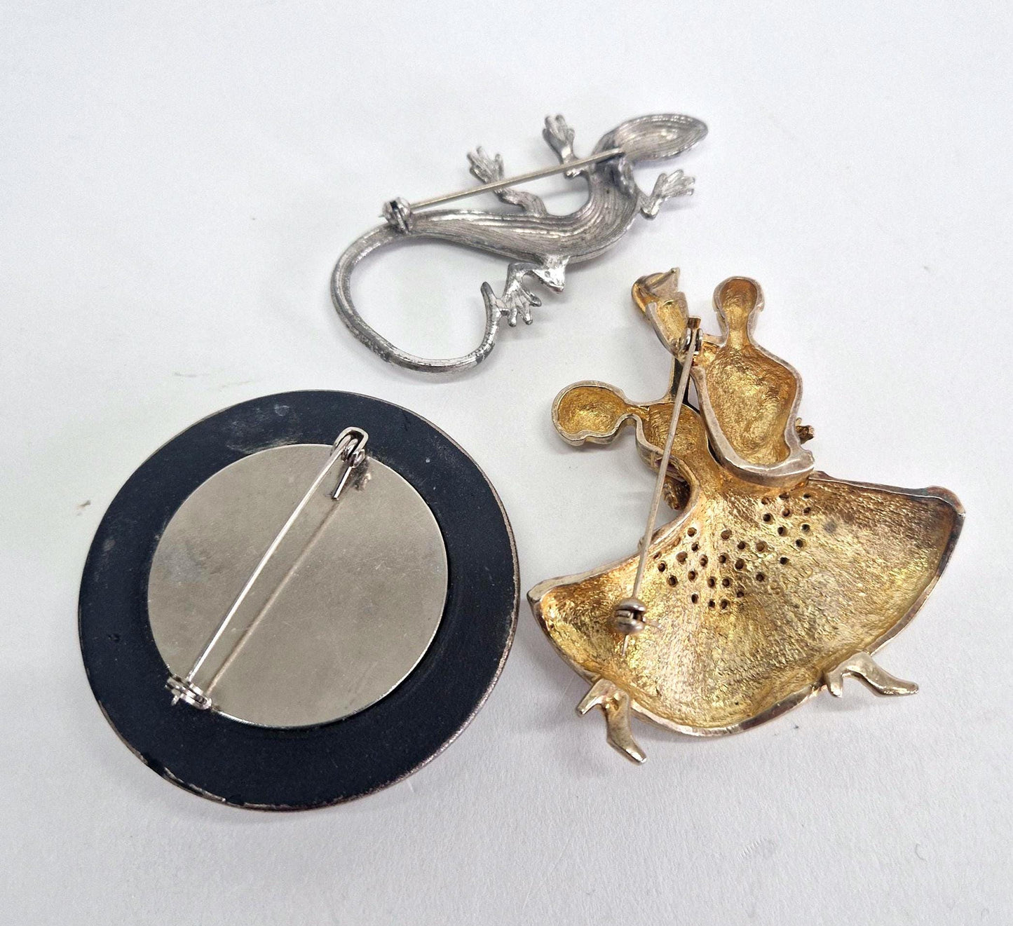 Vintage Jewelry Bundle: Art Deco Ring, Mother of Pearl Choker, Brooches
