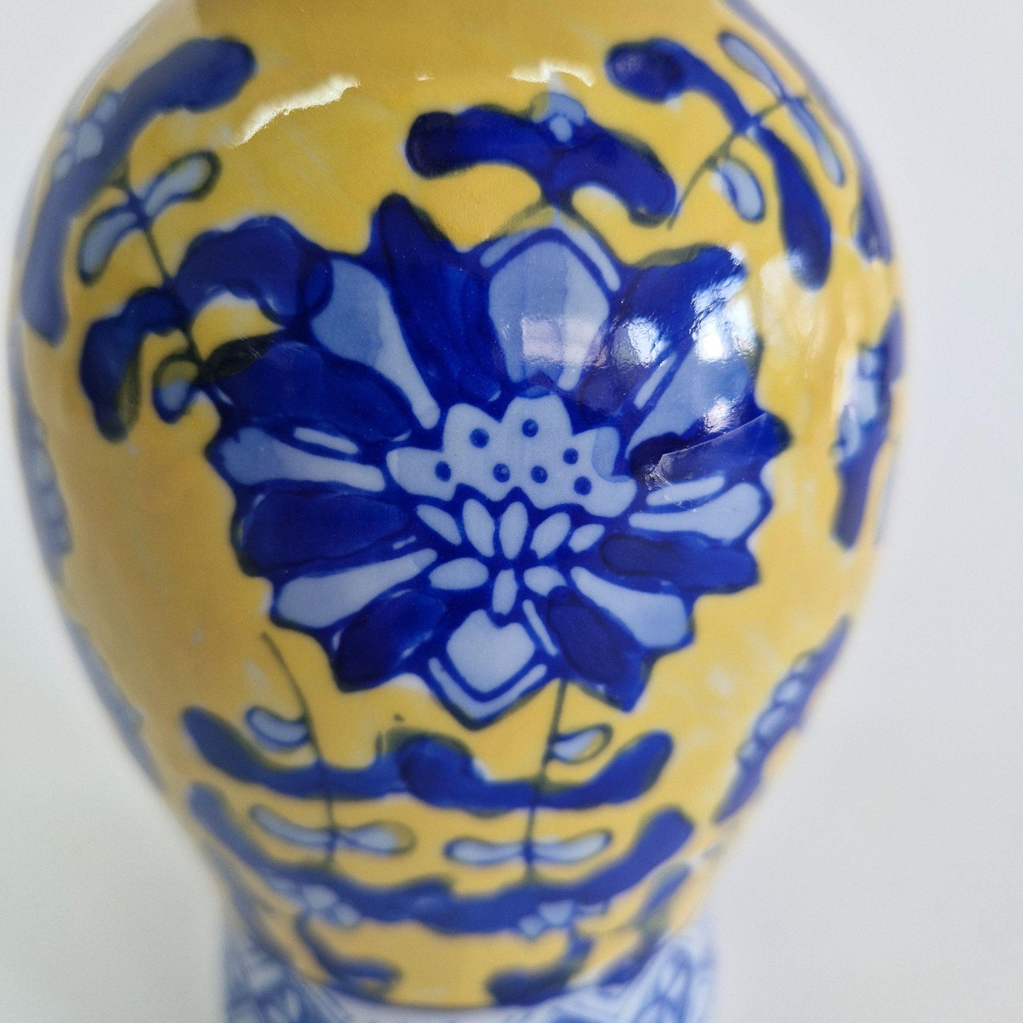 Vintage Yellow and Blue Chinoiserie Ginger Jar with Lid.  c 20th Century