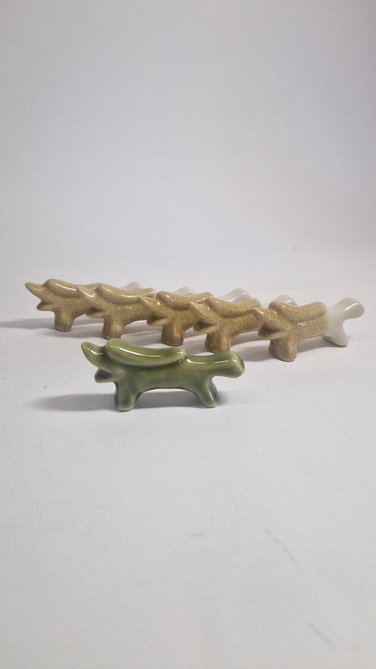 Set of 6 Chopstick Holders or Artist Paintbrush Rests, 5 in Beige, 1 in Green